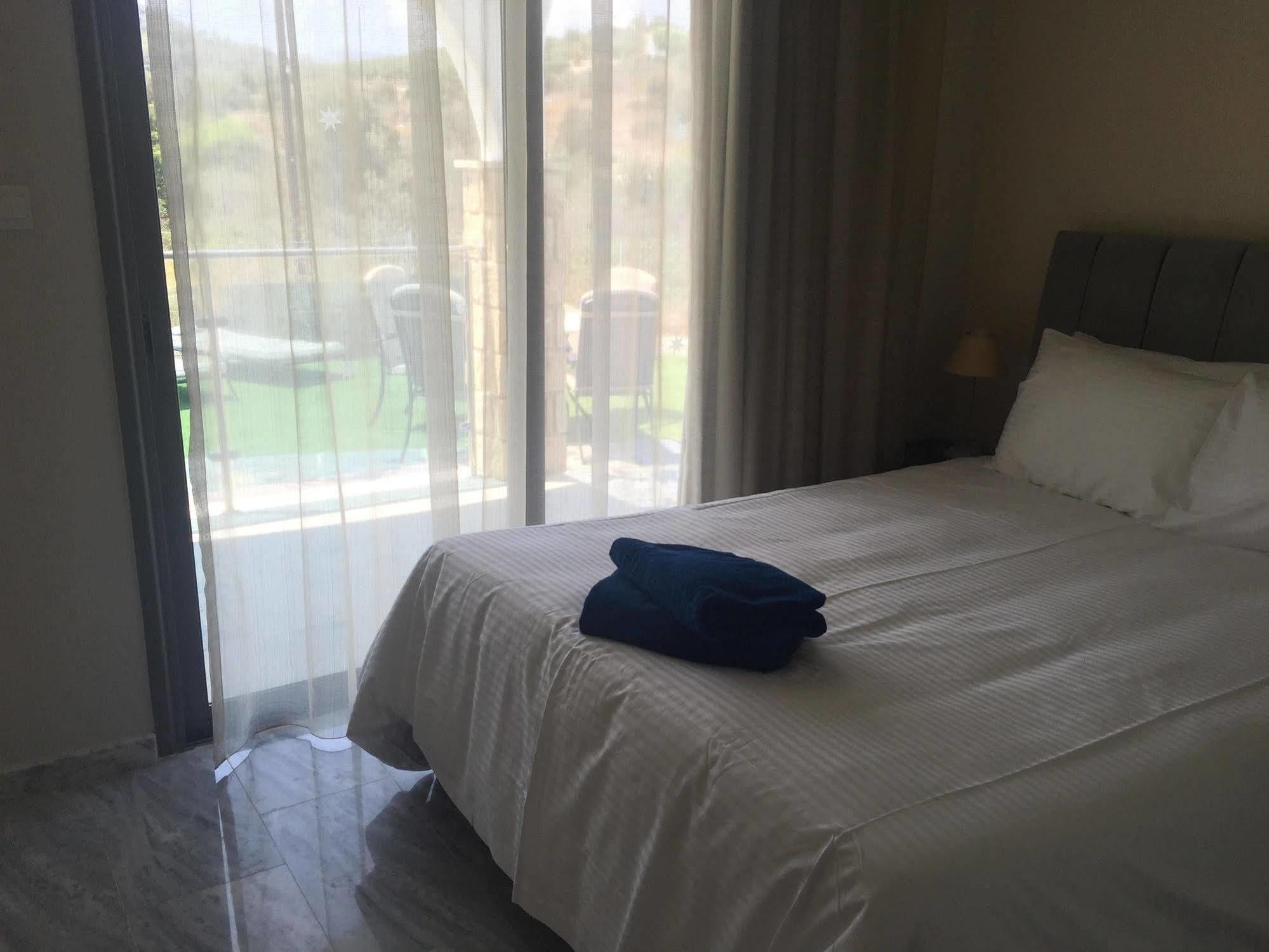 Latchi Escape Hotel And Suites Polis Exterior foto