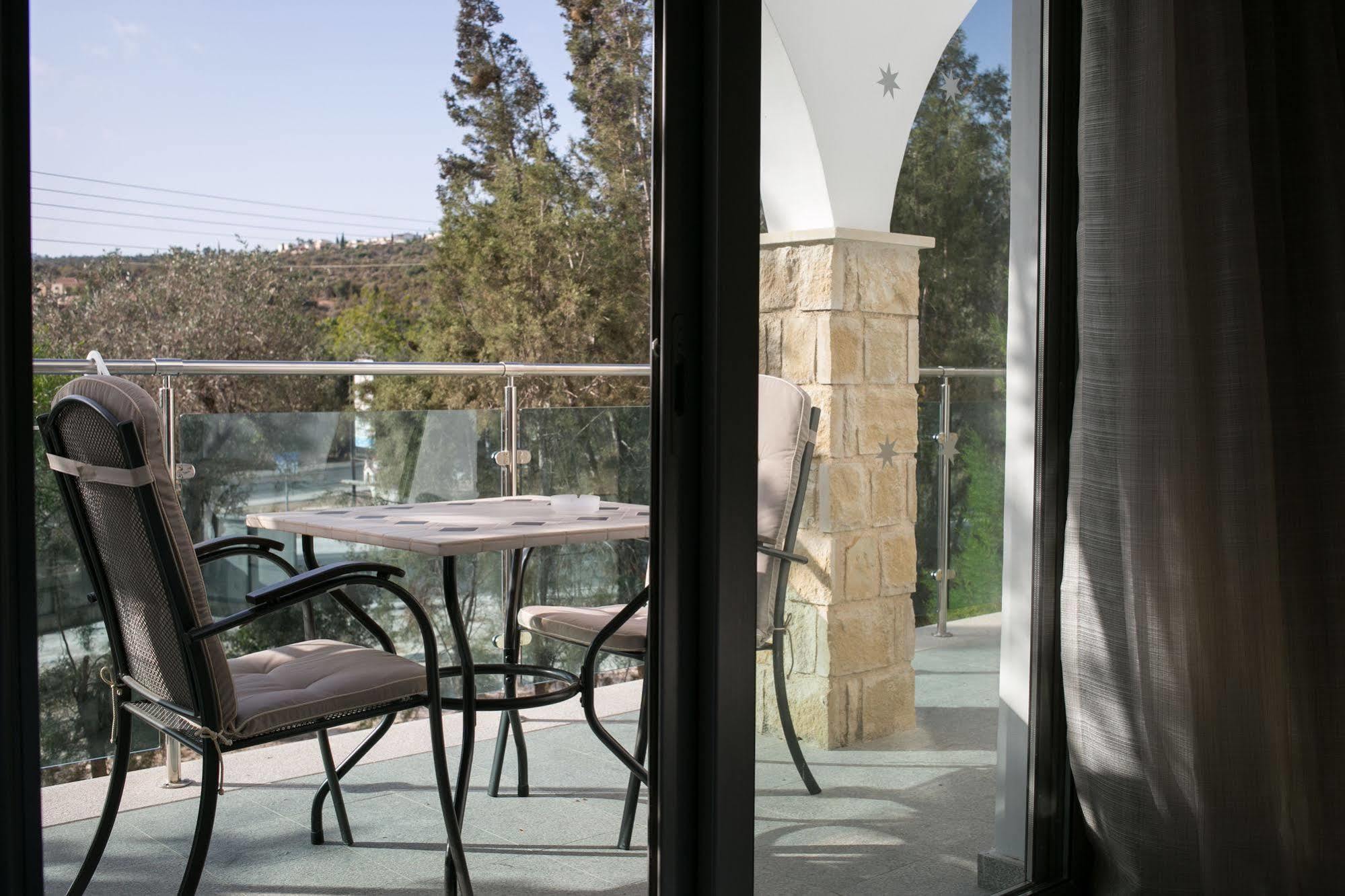 Latchi Escape Hotel And Suites Polis Exterior foto