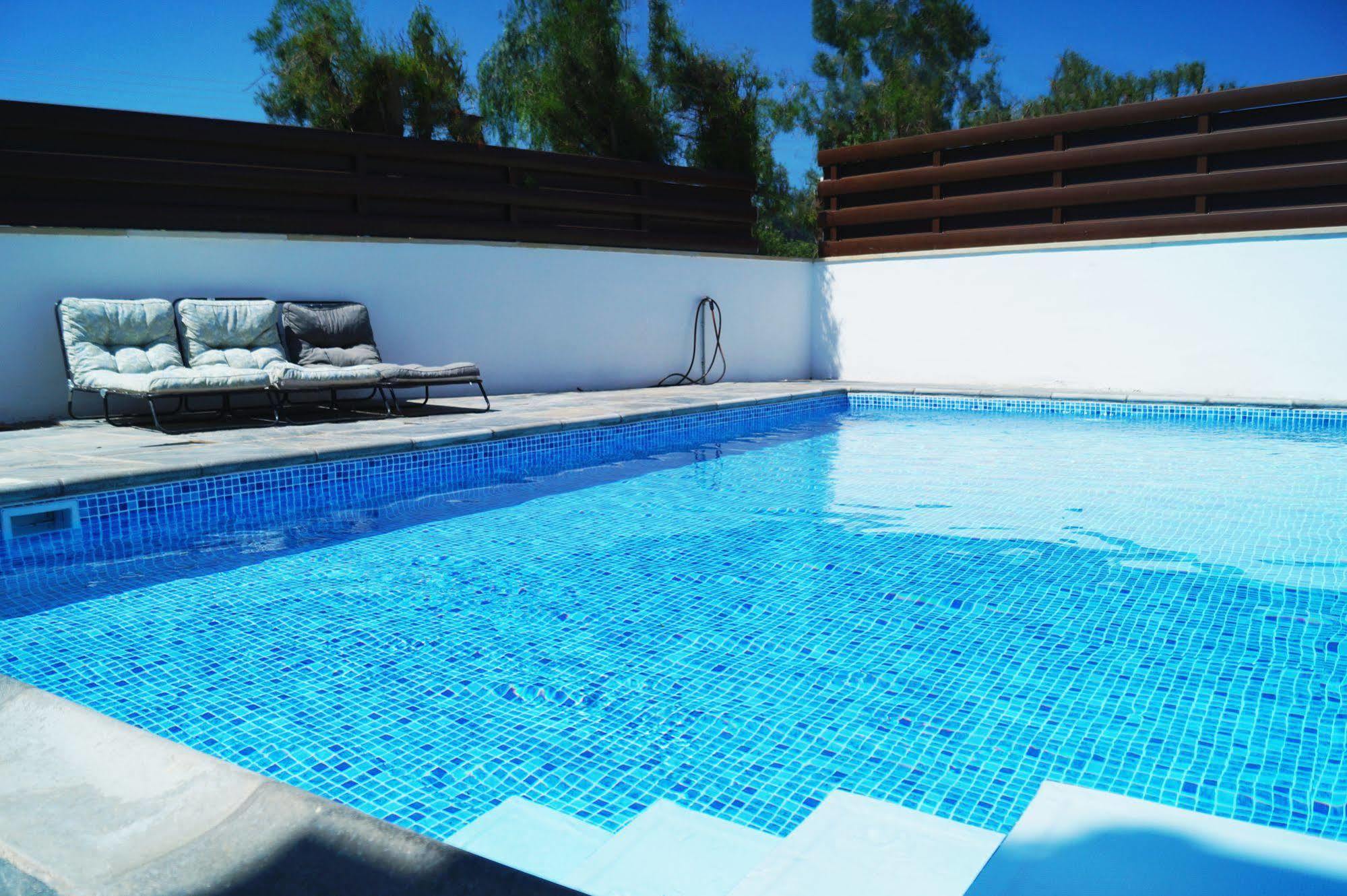 Latchi Escape Hotel And Suites Polis Exterior foto